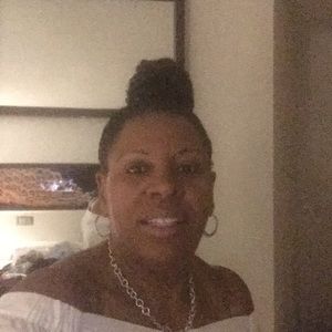 Meet your Posher, Lorri